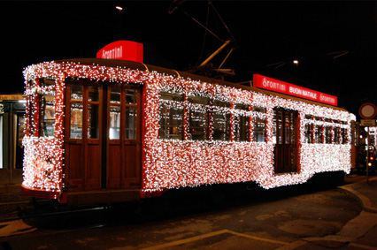 Festa in Piazza Cavour a Milano - Spontini festeggia Natale con il Tram di Luce